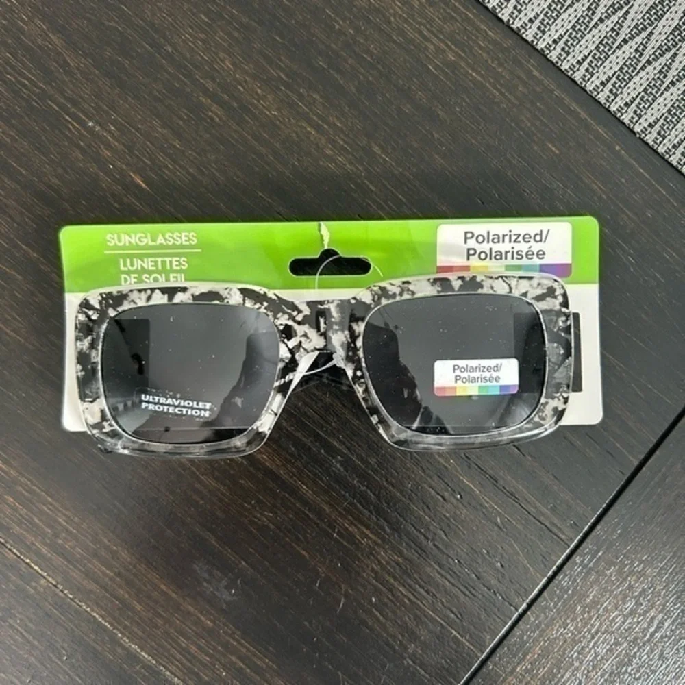 ✨NWT Polarized Retro Statement square framed sunglasses 😎 sunshades